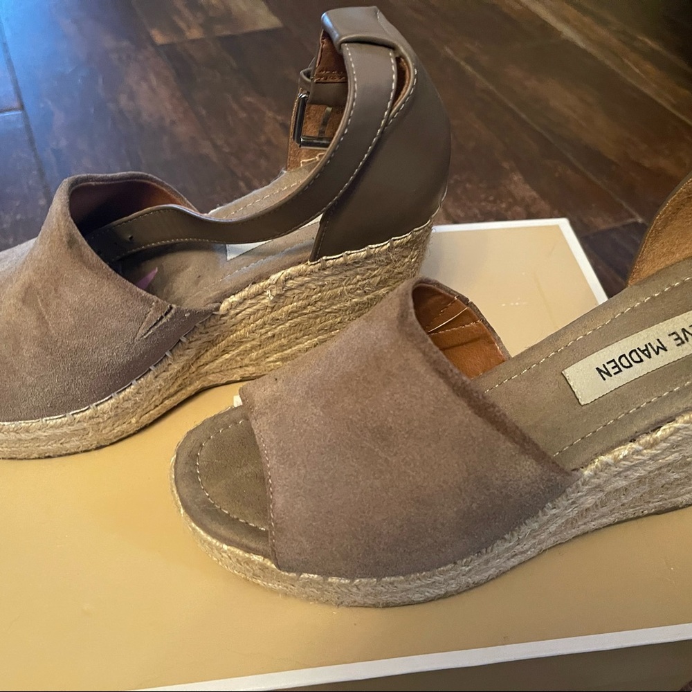 Steve Madden Jaylen Grey Wedges